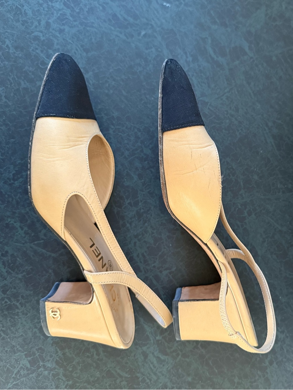 CHANEL Two-Tone Slingback Pumps in Beige and Black - Picture 5 of 6